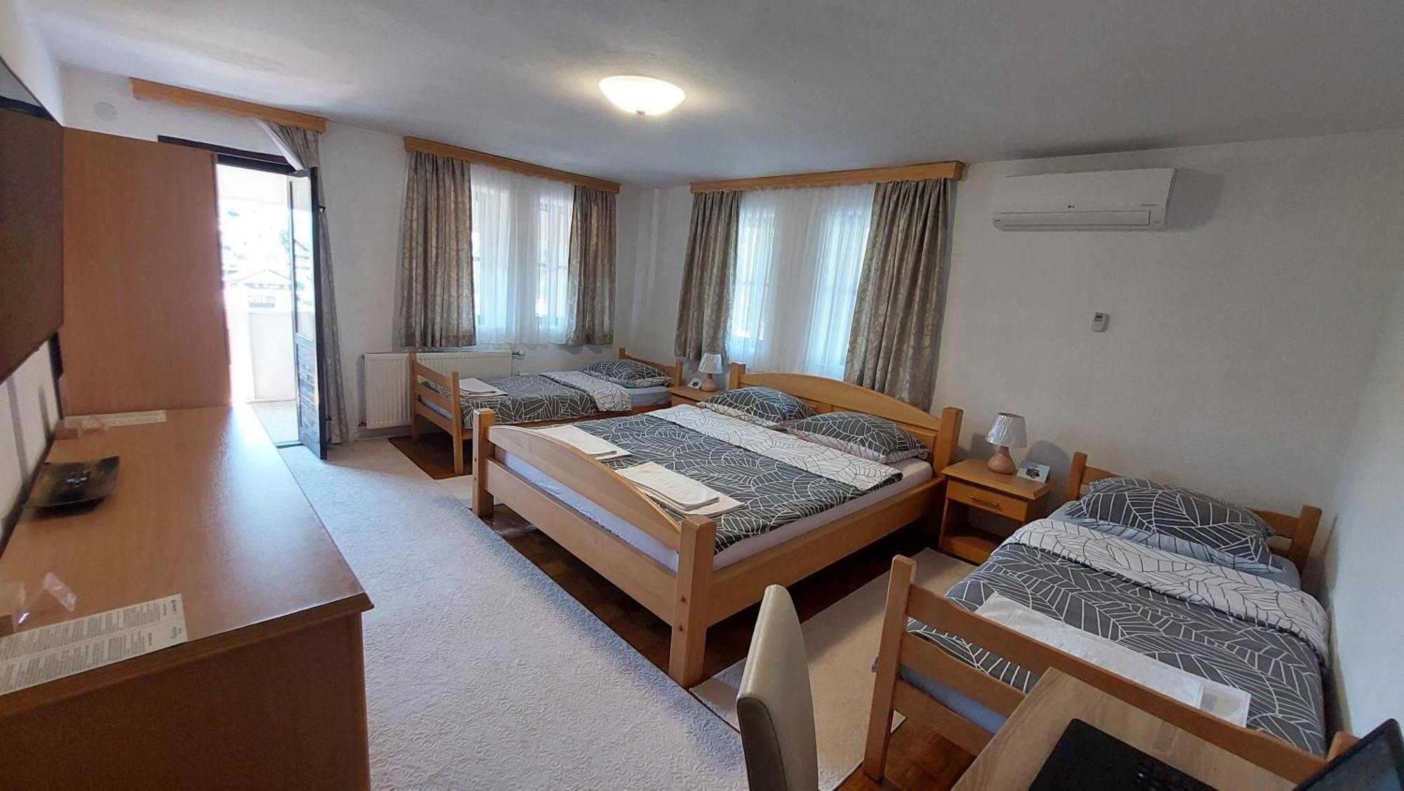 Panorama Travnik Aparthotel Buitenkant foto