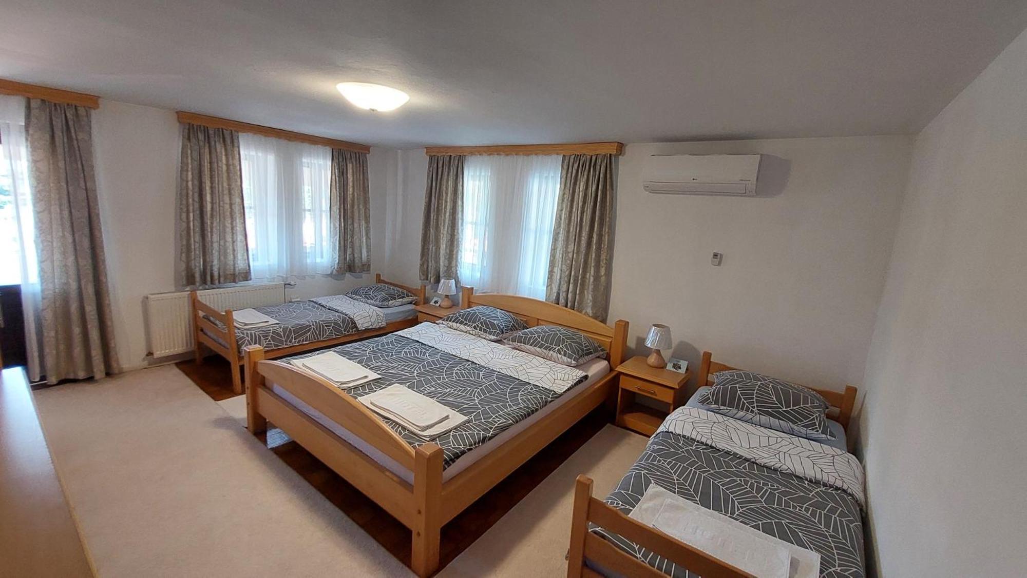 Panorama Travnik Aparthotel Buitenkant foto