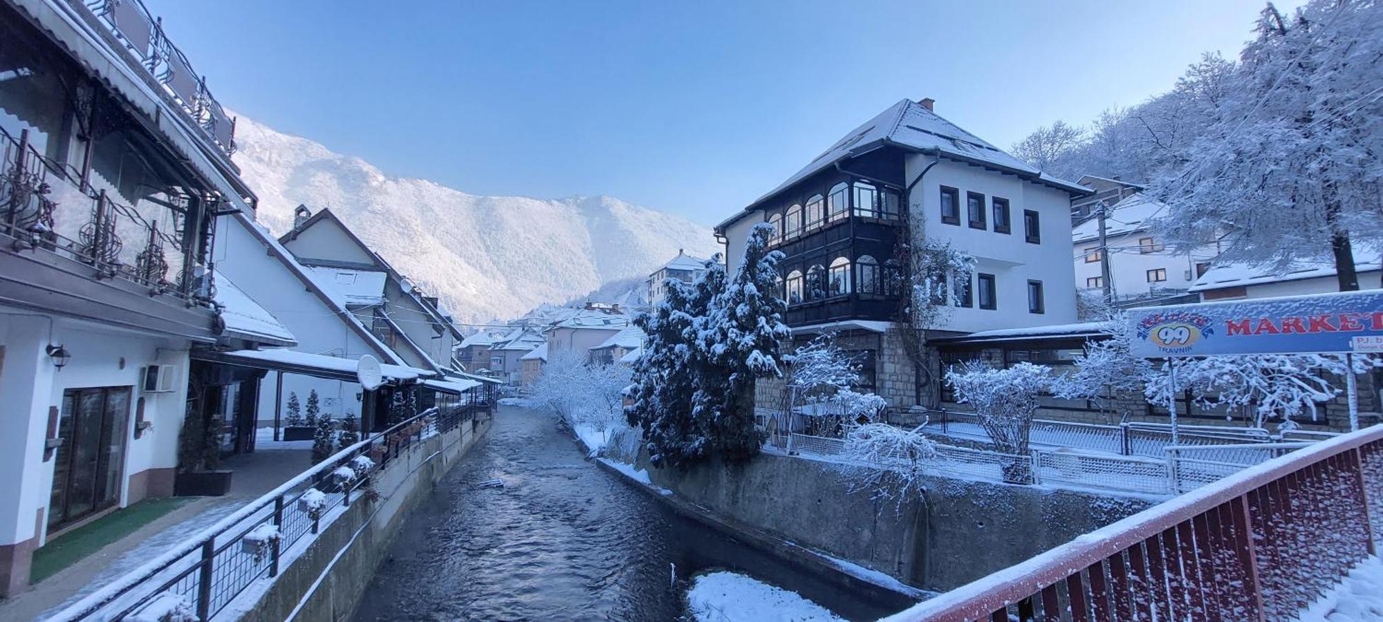 Panorama Travnik Aparthotel Buitenkant foto